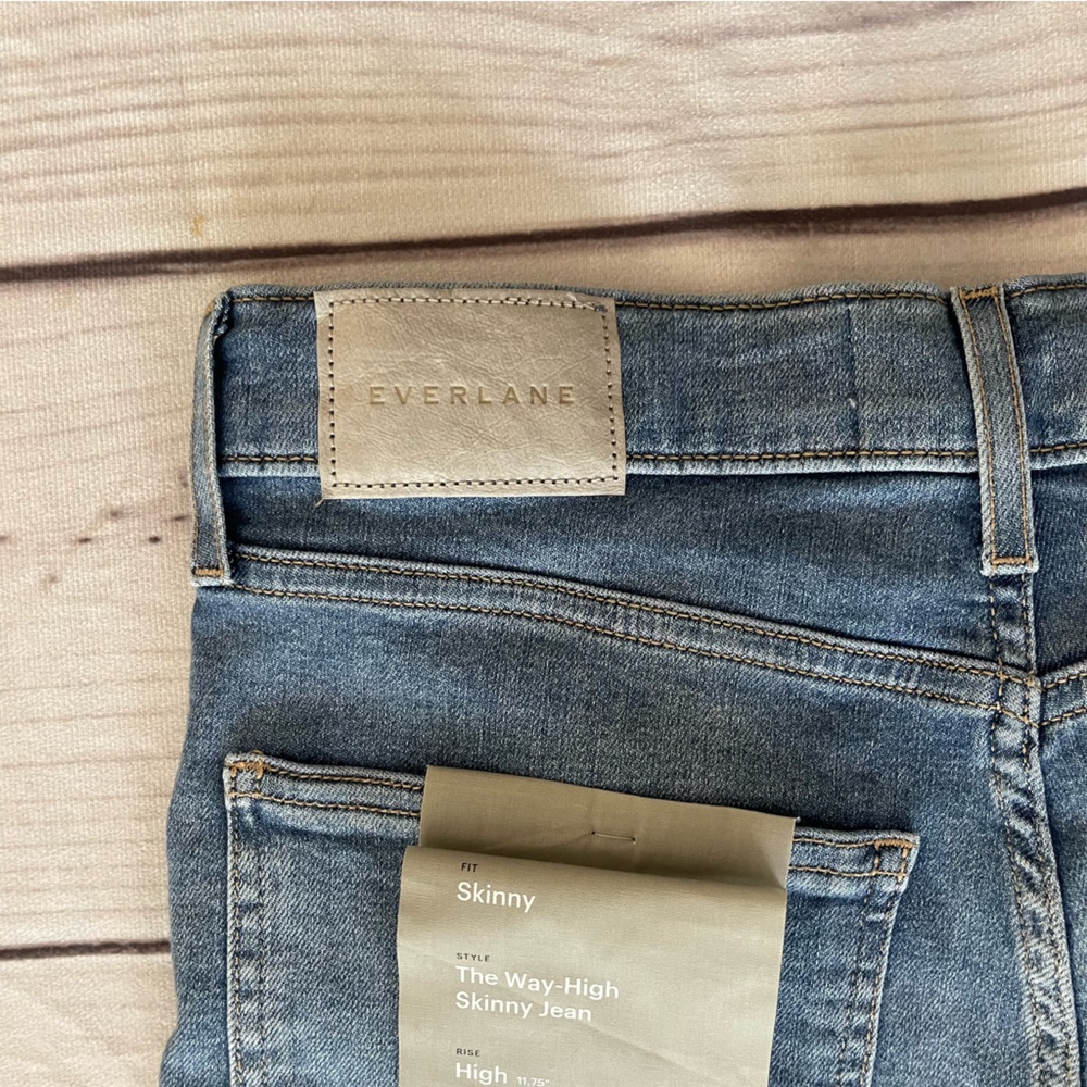 Everlane Women's Skinny Jeans in Light Blue - Picture 5 of 16